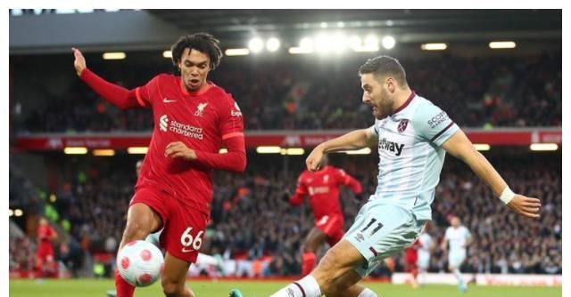 格策：很期待对阵巴萨，我们必须拿出百分之百的状态（格策：盼与巴萨过招，我们必须以百分百状态应战）