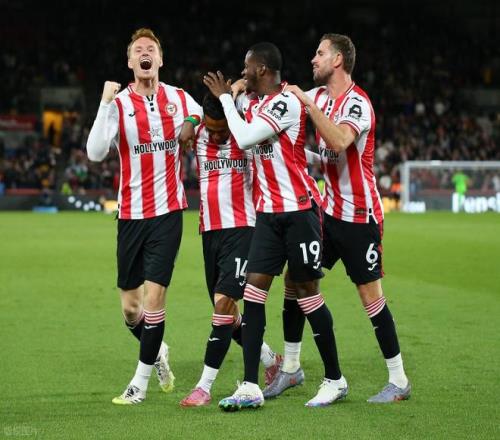 德转统计国家队出场时间前20：C罗、梅西前2，布冯、魔笛上榜（德转盘点国家队出场时长前20：C罗、梅西分列前二，布冯、魔笛入围）