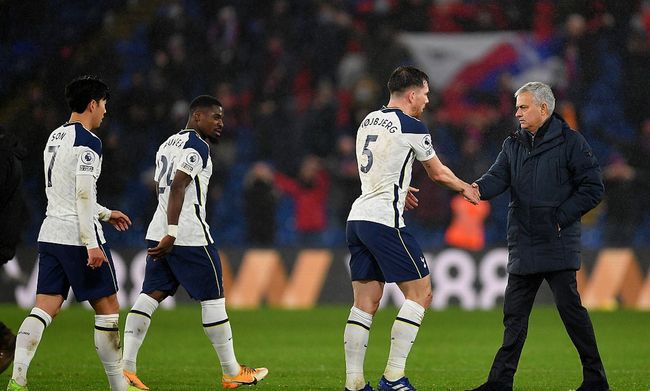 本菲卡2-0那不勒斯，里奥斯传射，巴雷罗破门（里奥斯传射、巴雷罗破门，本菲卡2-0战胜那不勒斯）