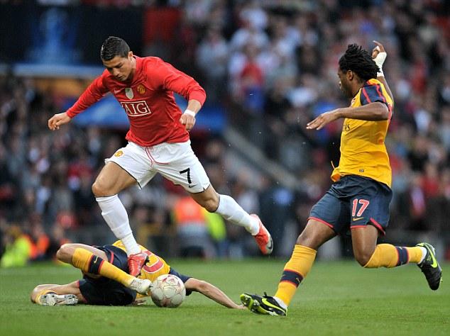 法尔克：拜仁不着急推进诺伊尔续约，打算在他40岁生日前后谈（法尔克：拜仁暂不急于与诺伊尔续约，预计将于其40岁生日前后商谈）