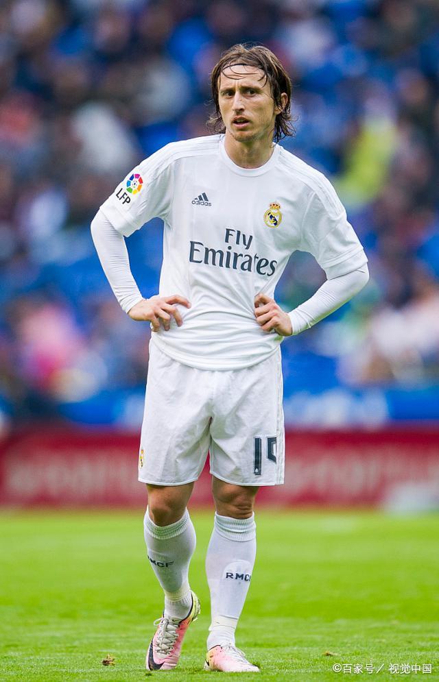 “目标是五块金牌！”深圳少年突遭截瘫一年后泳池夺金（深圳少年突遭截瘫一年后泳池夺金，立下五金目标）