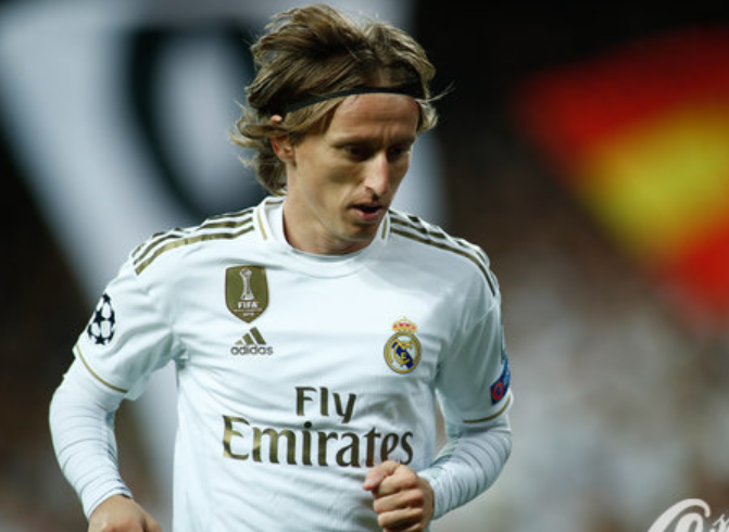 太阳主帅：布克已恢复训练，正朝着好的方向发展（太阳主帅：布克已重返训练，恢复进展积极）